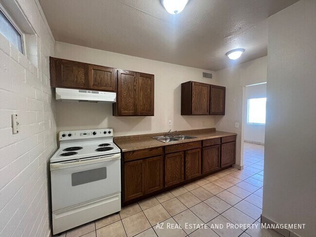 Foto del edificio - 1229 W Pierce St
