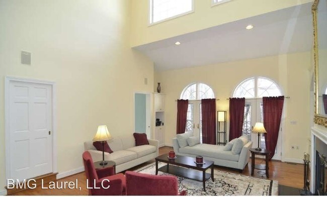 Building Photo - 12625 Golden Oak Dr