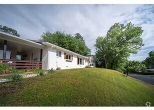 Building Photo - 3510 McMillan Dr