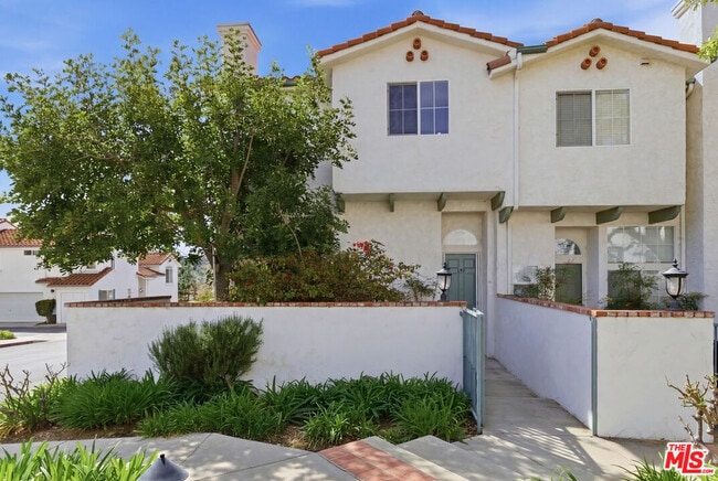 Foto del edificio - 359 Westlake Vista Ln