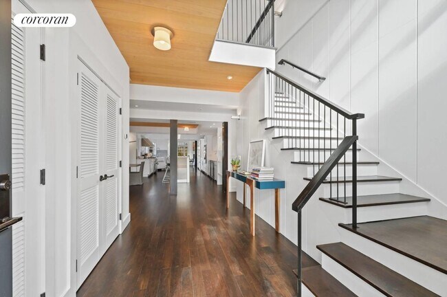 Building Photo - 27 Wainscott Stone Road