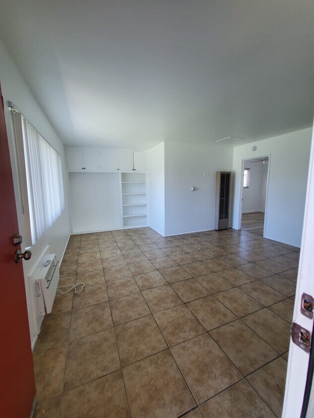 Foto principal - 413 W Ramona Dr