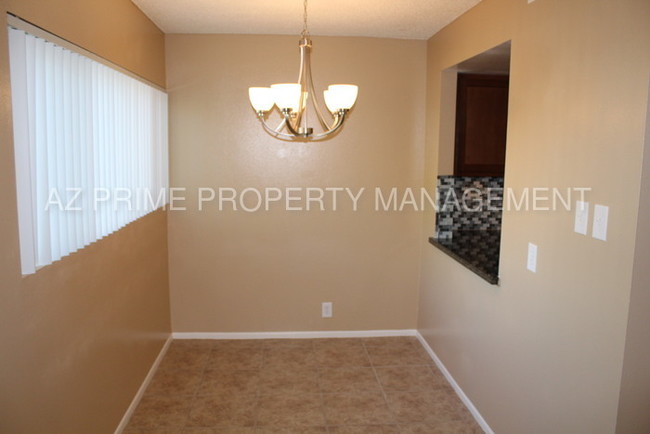 Building Photo - 2206 S Granada Dr