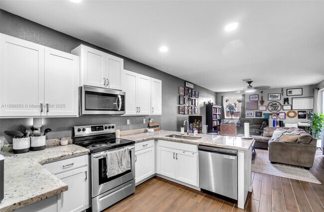 Foto del edificio - 1429 SE 23rd Terrace