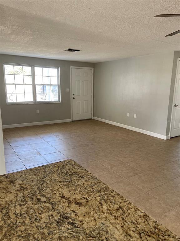 Building Photo - 1140 Viking Dr