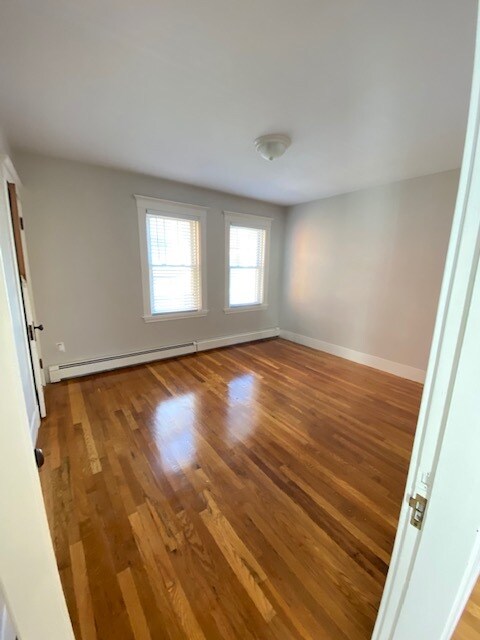 Building Photo - 439 Medford St