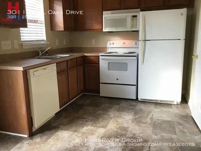 Building Photo - 3011 Quail Oak Dr