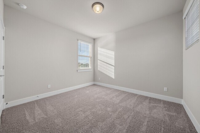 Foto del edificio - 217 Pinnacle Ln