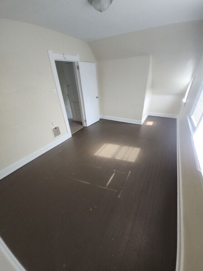 Foto del edificio - 3 Bed 1 Bath