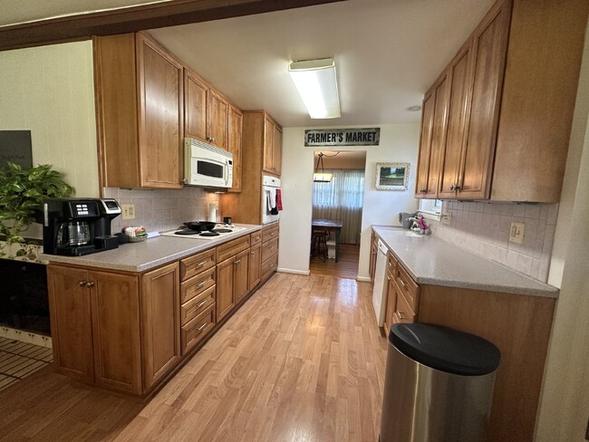 Building Photo - Bright Annandale Home with Screened Porch and Prime Access