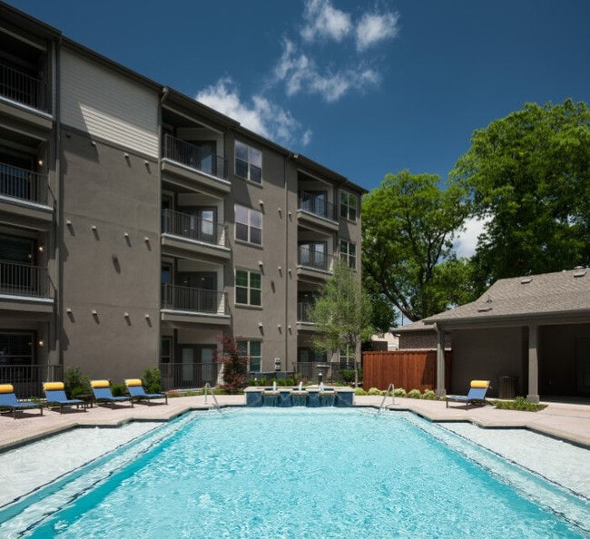 Firewheel Town Village Apartments in Garland, TX