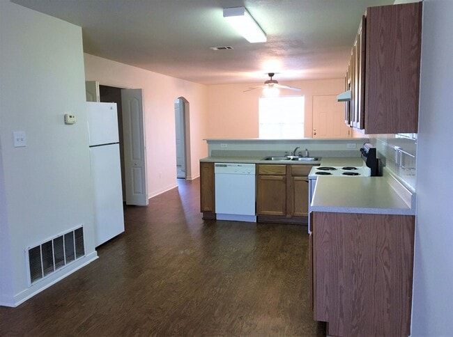 Building Photo - 408 Brittney Way