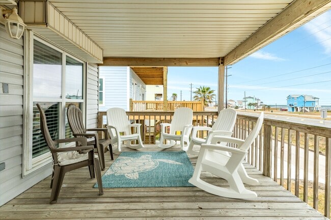 Building Photo - 23012 Verano Dr