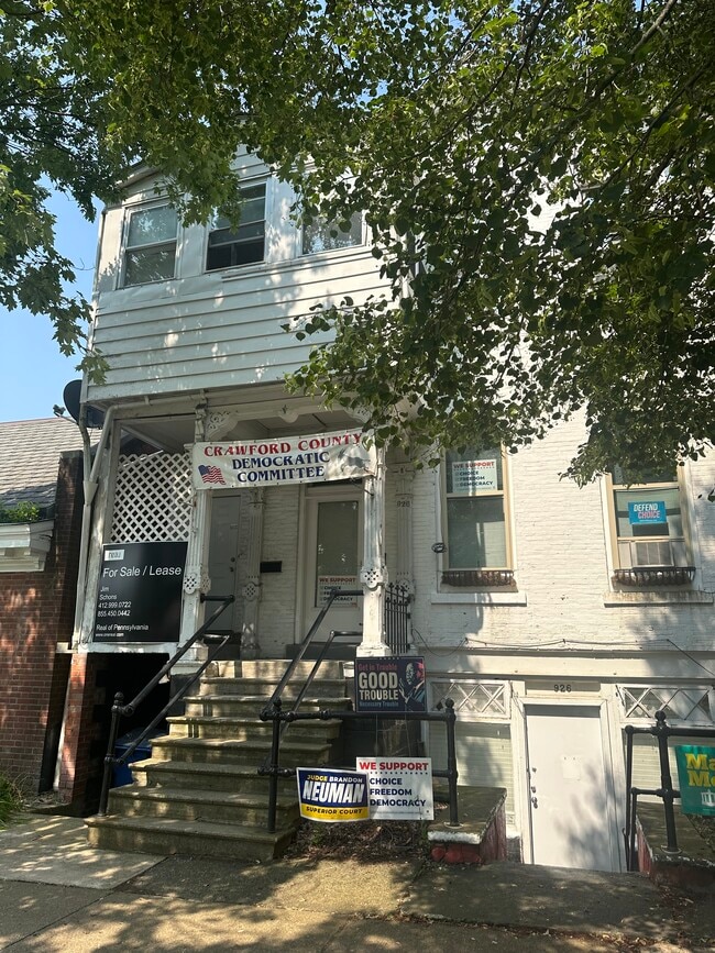 Building Photo - 926 Diamond Park
