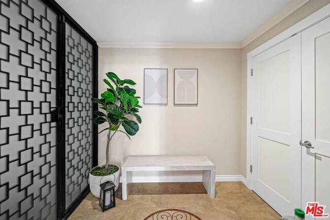 Foto del edificio - 440 N Oakhurst Dr