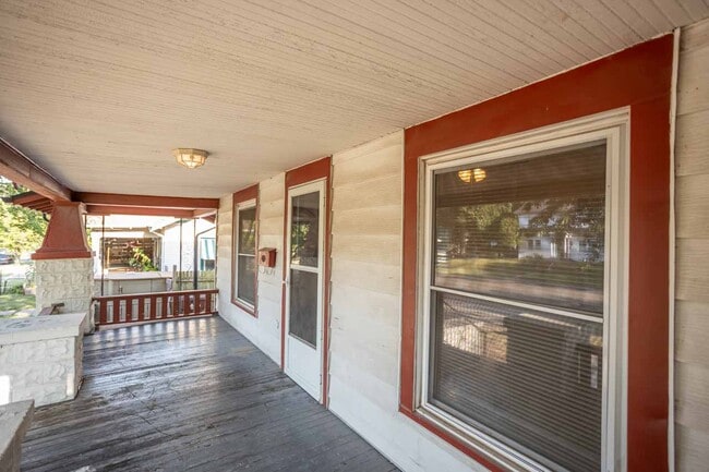 Building Photo - 4012 E Central Ave