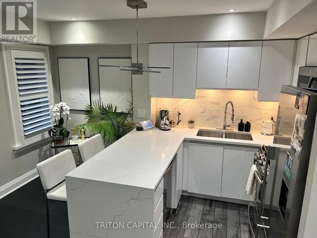 Building Photo - 9 Windermere Ave