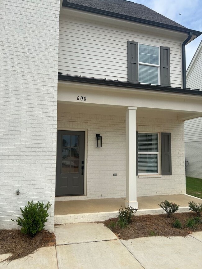 Foto del edificio - 600 Cottage Grove Cir