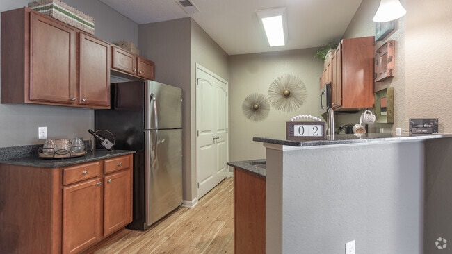 2BR,2BA,-1064SF, The Conquest - Fenwyck Manor Apartments