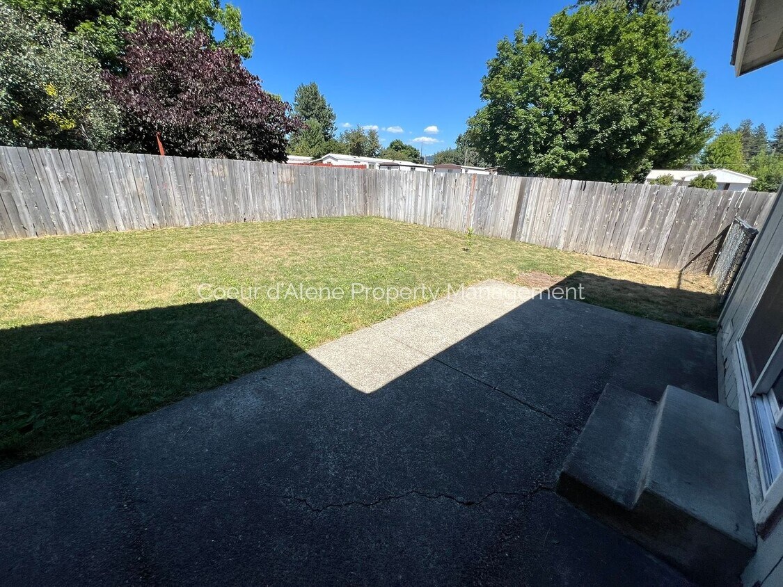 Foto del edificio - 2 bed house on corner lot!