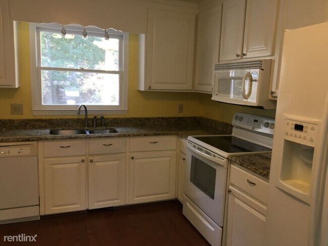 Building Photo - 3 br, 3 bath House - 4625 Gilmore Dr