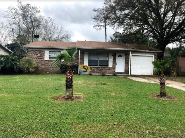 Building Photo - 7438 Jade Dr N