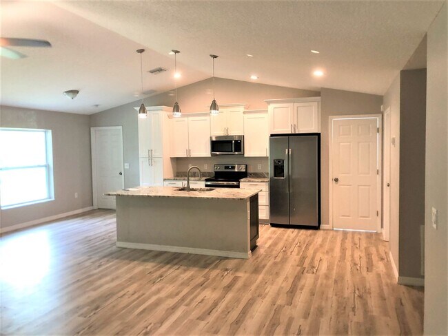 Foto del edificio - Weeki Wachee 4BR/2BA Home For Rent!