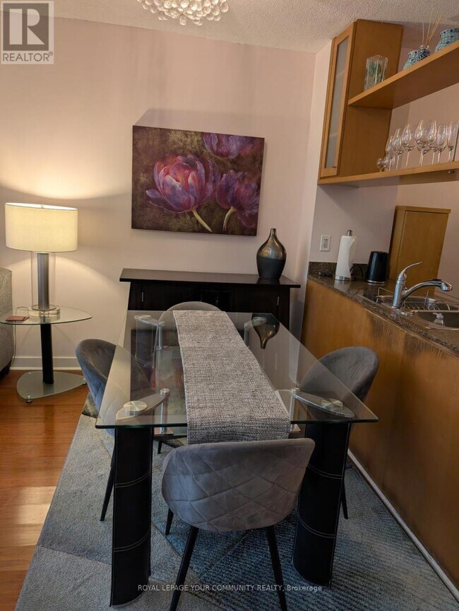 Photo du bâtiment - 10 Navy Wharf Ct