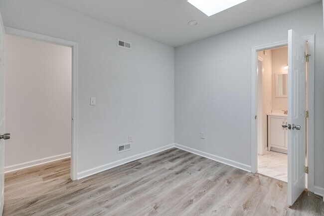 Photo - Brand New Luxury Temple Apartments