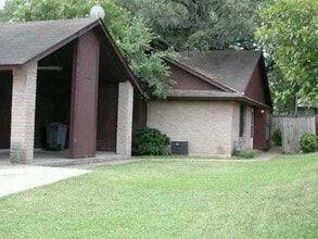 Building Photo - 907 Milford Way