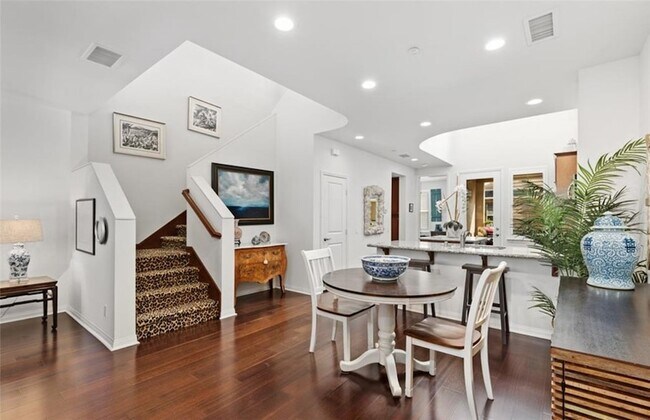 Foto del edificio - 71 Brownstone Way