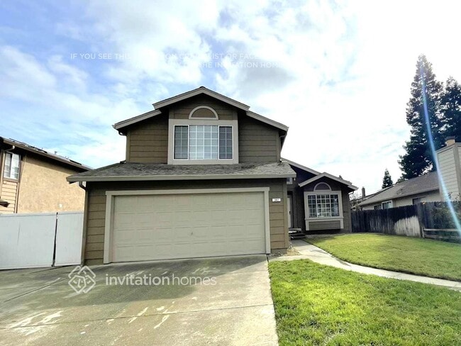 Building Photo - 242 Newport Cir