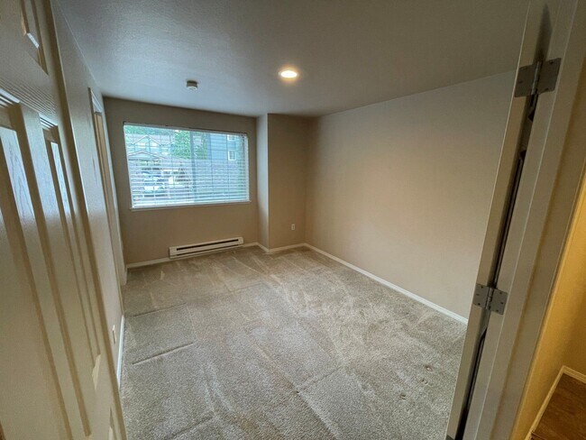 Building Photo - 3Bd/2Ba Mill Creek Condo