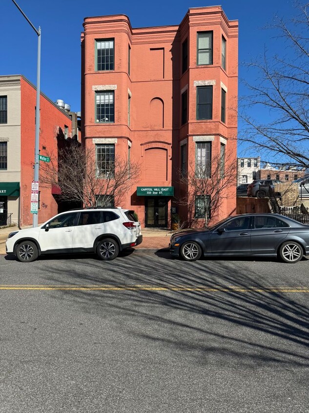 Primary Photo - Capitol Hill Studio Apartment-Updated Kitc...