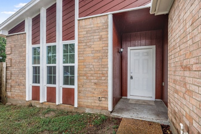 Building Photo - 11313 Red Creek Cir