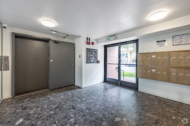 Lobby - Kenmore Towers