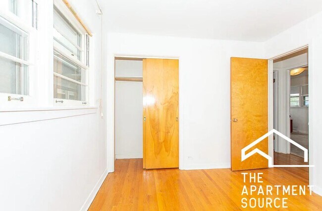 Foto del edificio - 7407 N California Ave