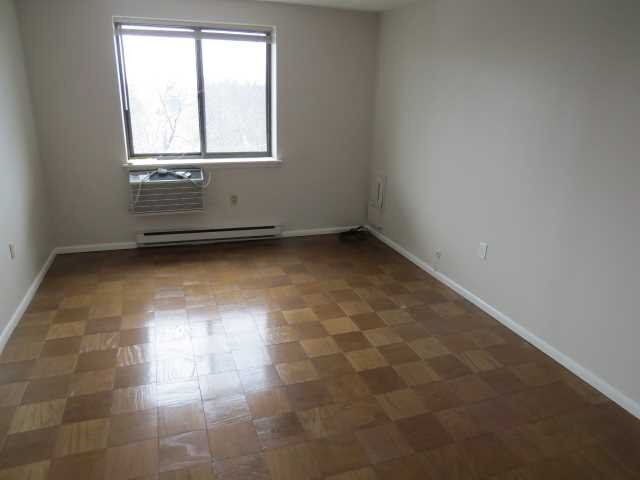 Building Photo - 160 Academy St