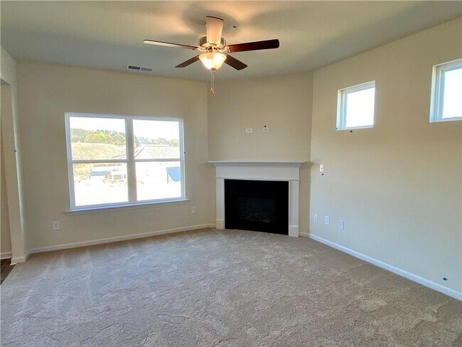 Foto del edificio - 101 Hankins Dr