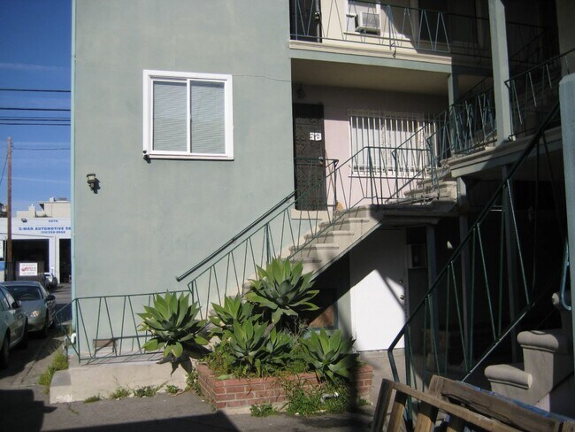 Foto del edificio - 3667 Overland Ave