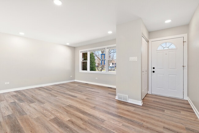 Building Photo - 9313 W 147th St