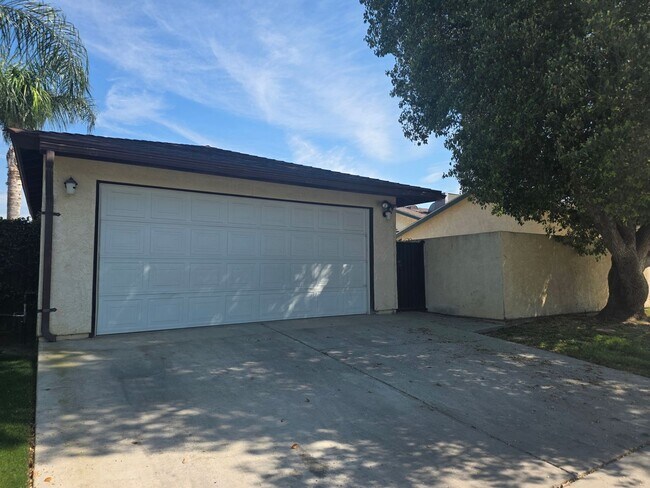 Foto del edificio - SW-Bakersfield. 3bed/2bath
