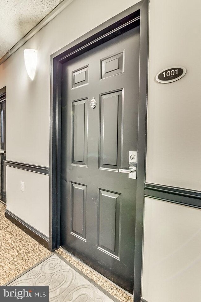 1001 N Randolph St Unit 1001, Arlington, VA 22201 Room for Rent in