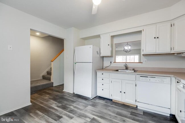 Building Photo - 11770 Stonegate Ln