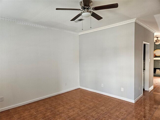 Building Photo - 7700 Creekbend Dr
