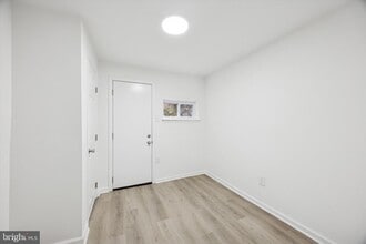 Building Photo - 5133 Reno St