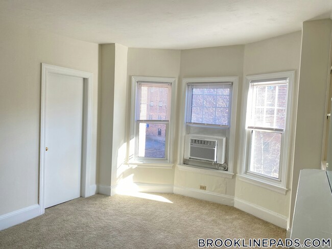 Foto del edificio - 1223 Beacon St