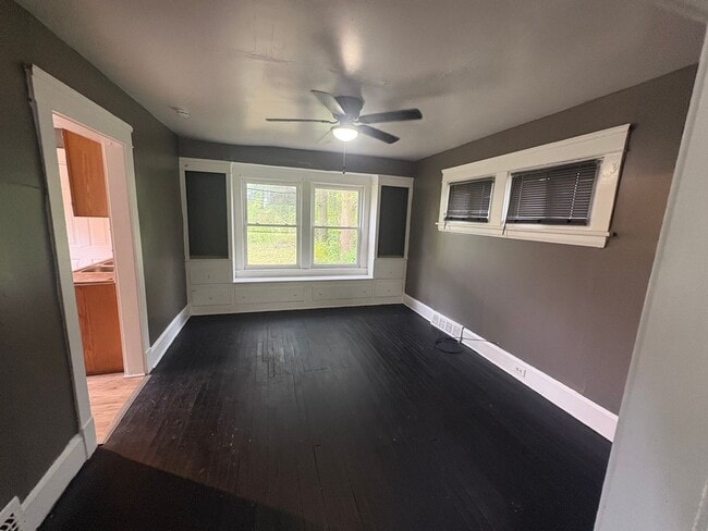 Foto del edificio - 14813 Alder Ave