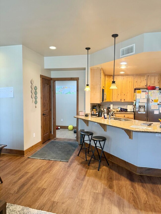 Foto del edificio - Monterra Condo