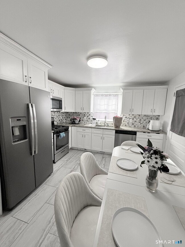 Foto del edificio - 243 Sunshine Cir